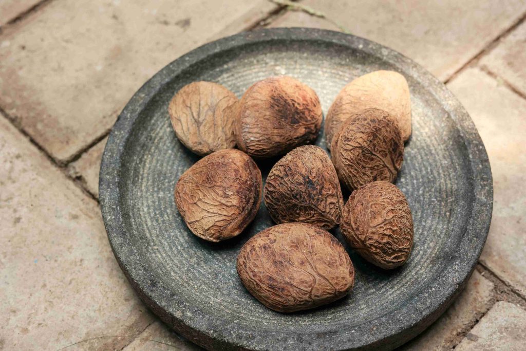 betel nuts on stone plate natural lighting 2026 01 09 08 08 38 utc (1)