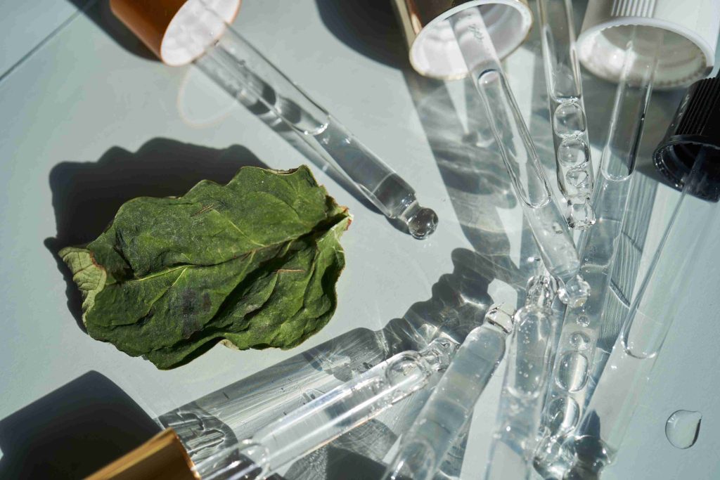 clear liquid droppers with leaf in sunlight 2026 03 20 02 14 41 utc (1)